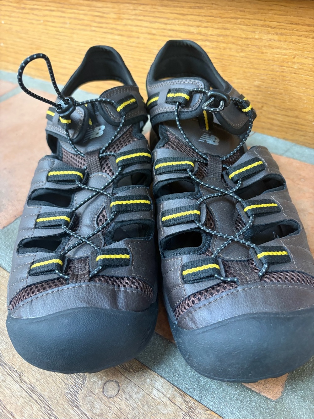 New Balance Brown & Yellow Men’s Closed-Toe Outdoor Sandals